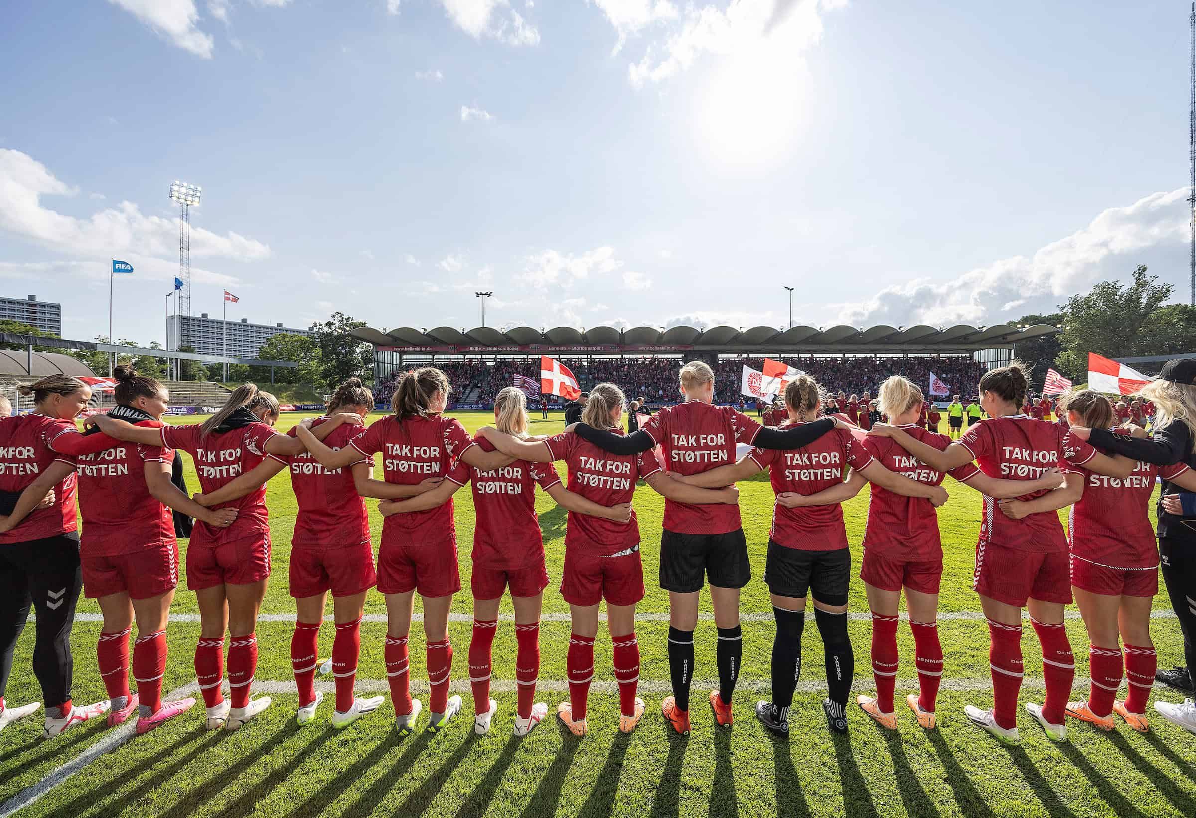 5,647 spectators at football party at Gladsaxe Stadium