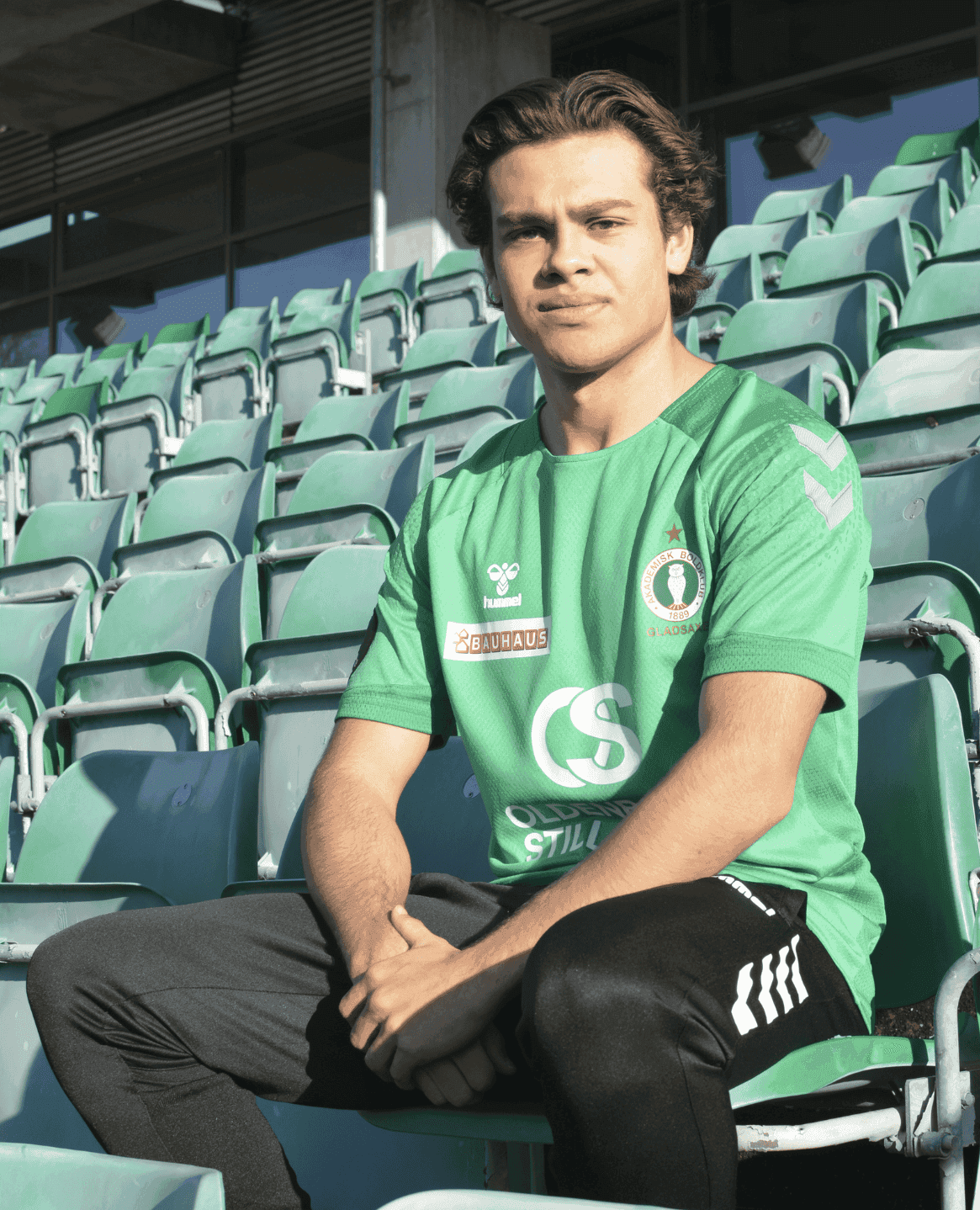 AB henter ny back