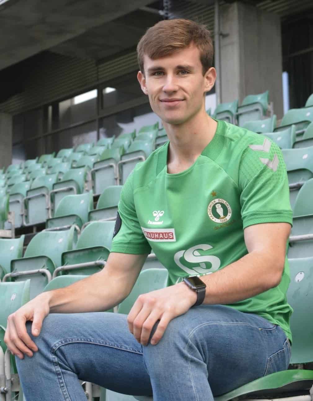 AB picks up midfielder