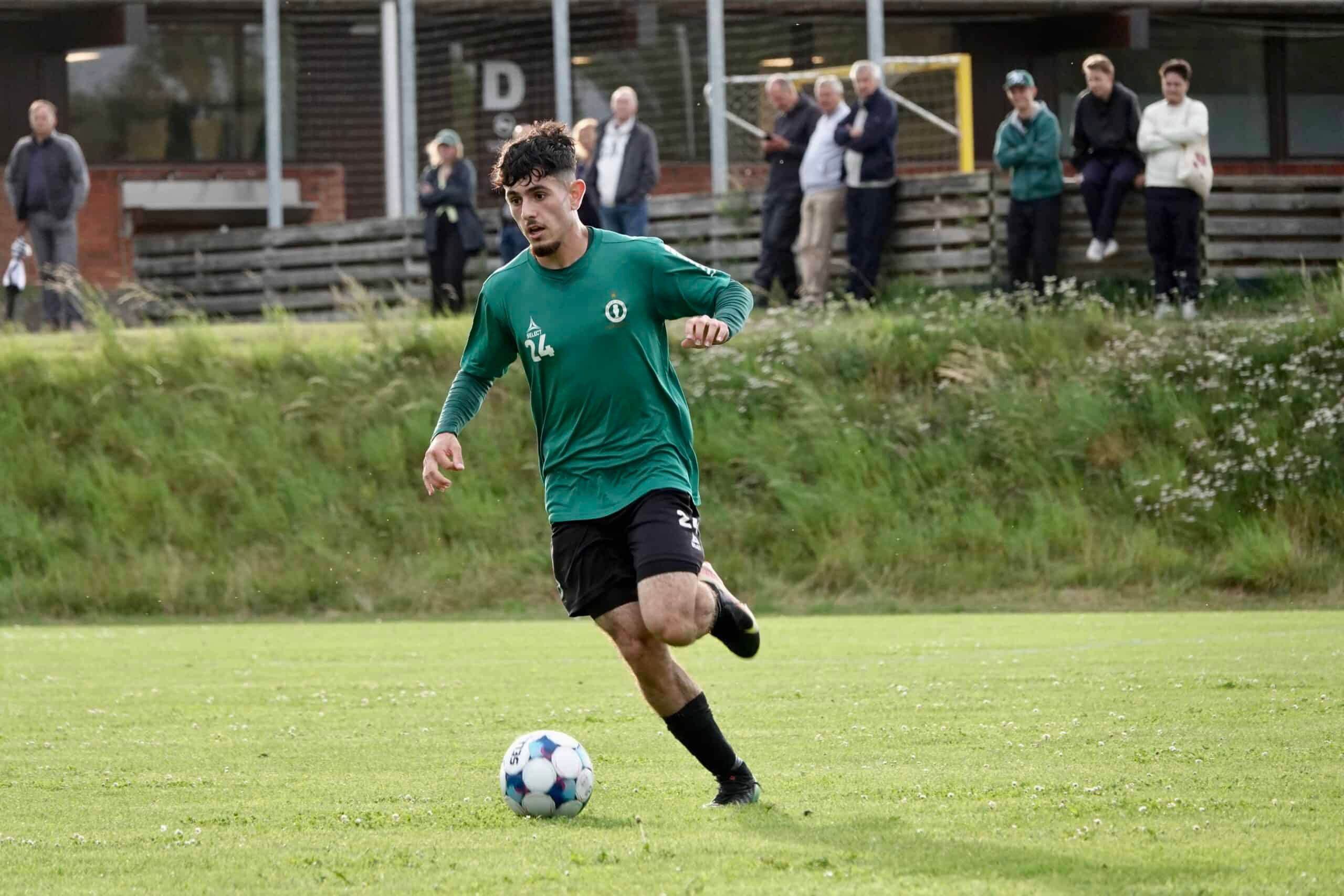 Academy player Murshed signs contract with AB