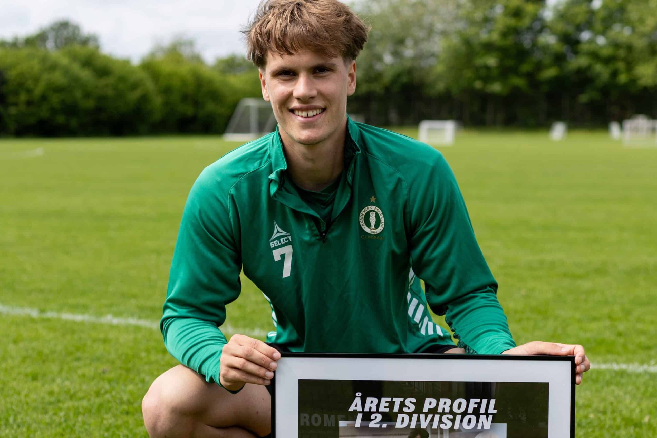 Akademisk målmager scorer titlen som Årets Profil i 2. division