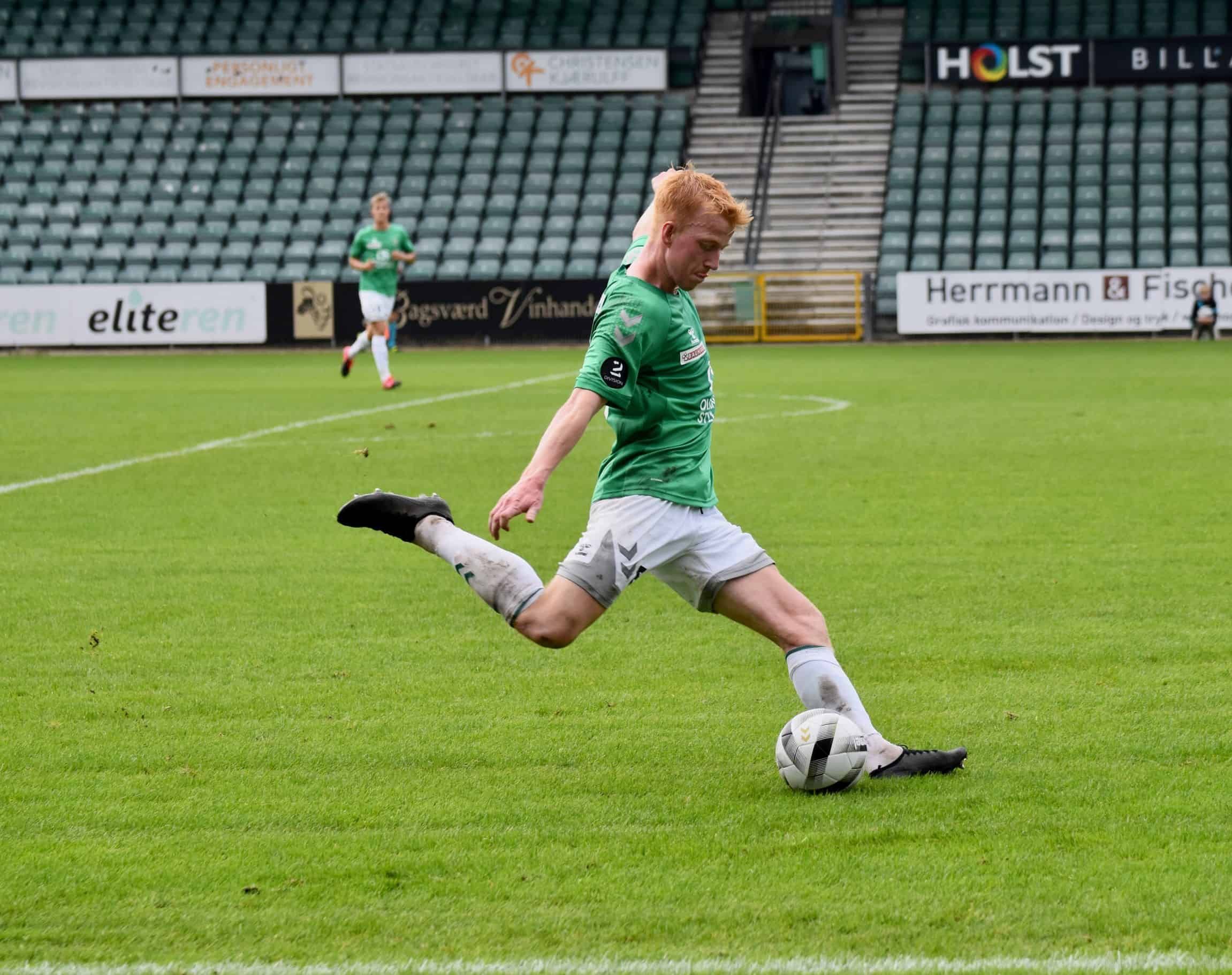 Daniel Warmbach får kontrakt