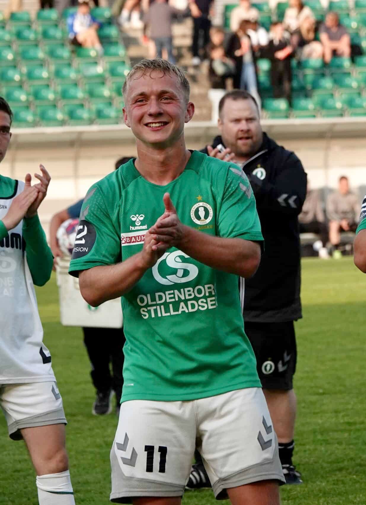 Oliver Angus annoncerer pause fra fodbold