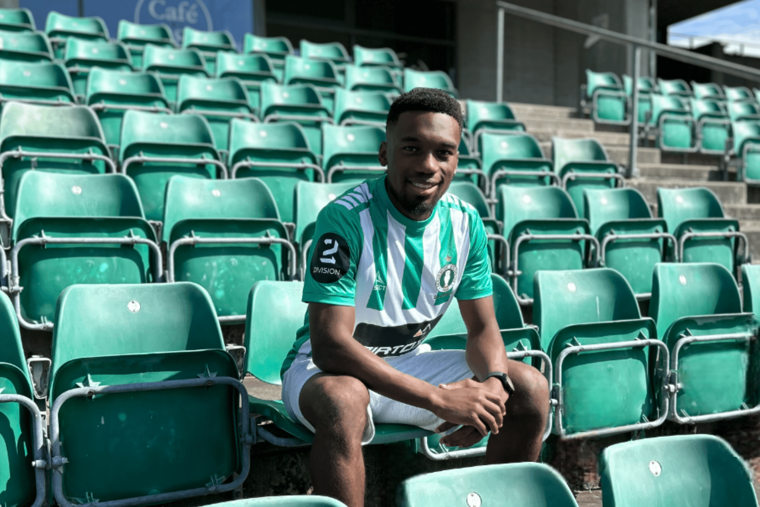 Steven Simpson switches to AB