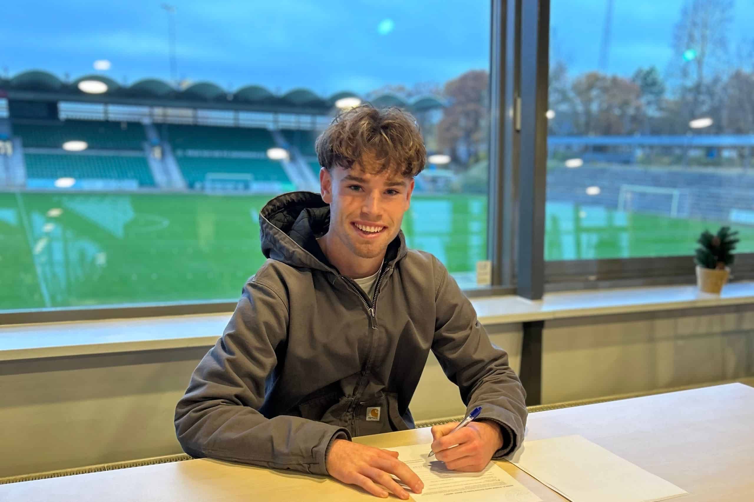 Tobias Hageltorn bliver professionel