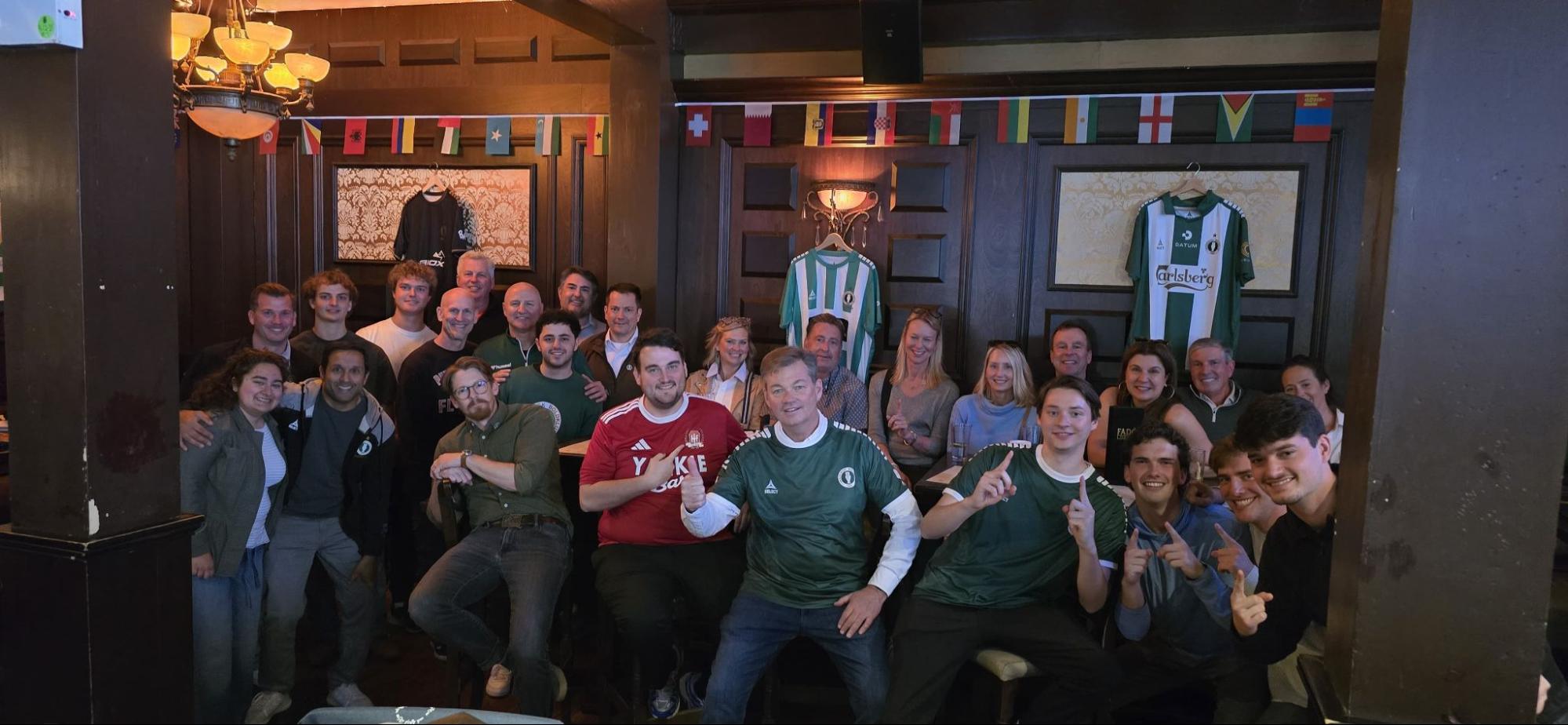 AB-fans samlet til watch party